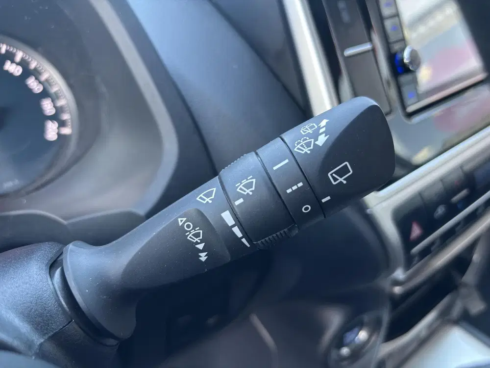 Toyota Land Cruiser 2.8 D-4D Challenger VAN Grijs kenteken 3 uit 2022, foto 14