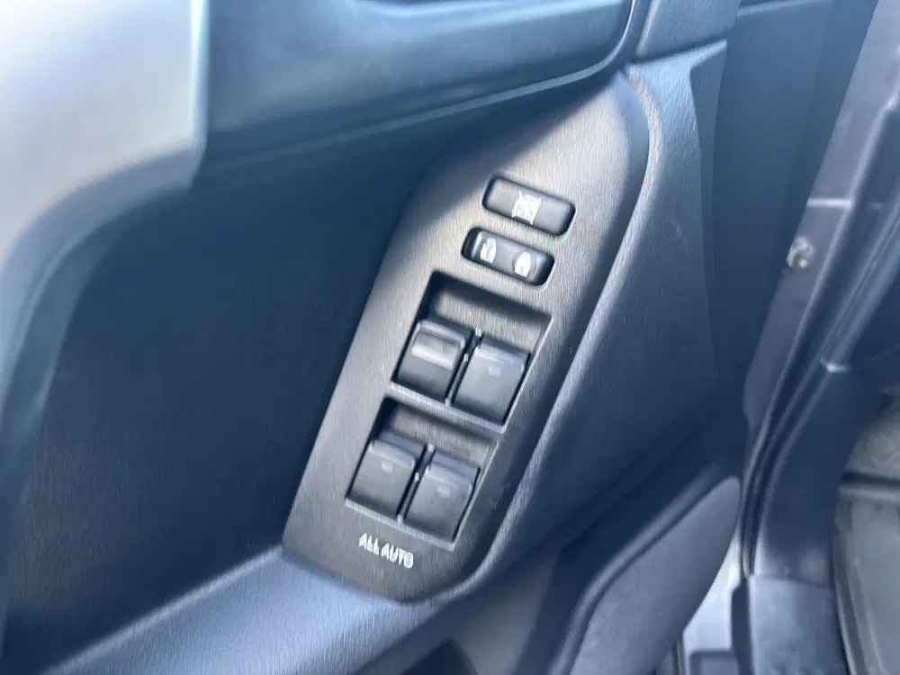 Toyota Land Cruiser 2.8 D-4D Challenger VAN Grijs kenteken 3 uit 2022, foto 4