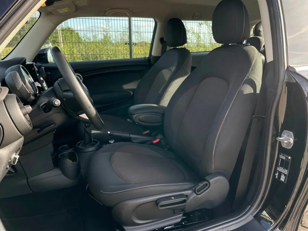 Mini Cooper 1.5 Cooper uit 2019, foto 13