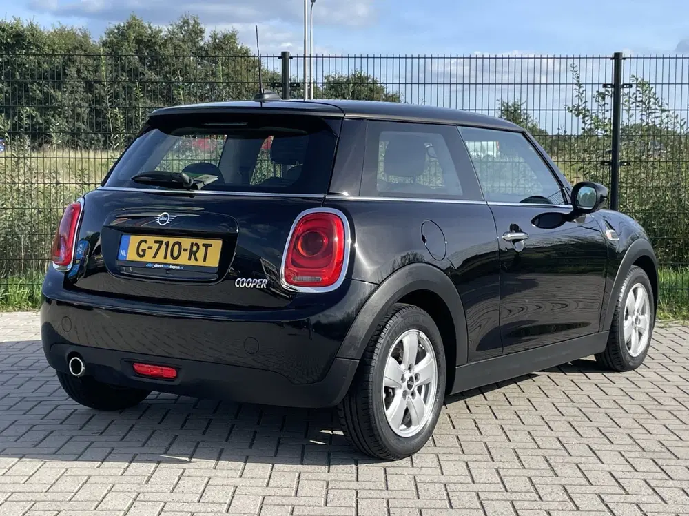 Mini Cooper 1.5 Cooper uit 2019, foto 2