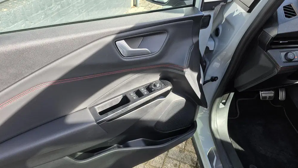Ford Puma 1.0i Ecoboost mHEV 155pk ST-Line X Facelif uit 2024, foto 15