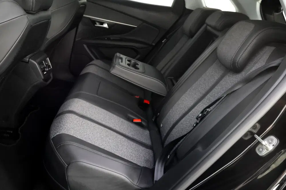 Peugeot 3008 1.6 HYbrid 225 ALLURE Pack FULL LED uit 2020, foto 11