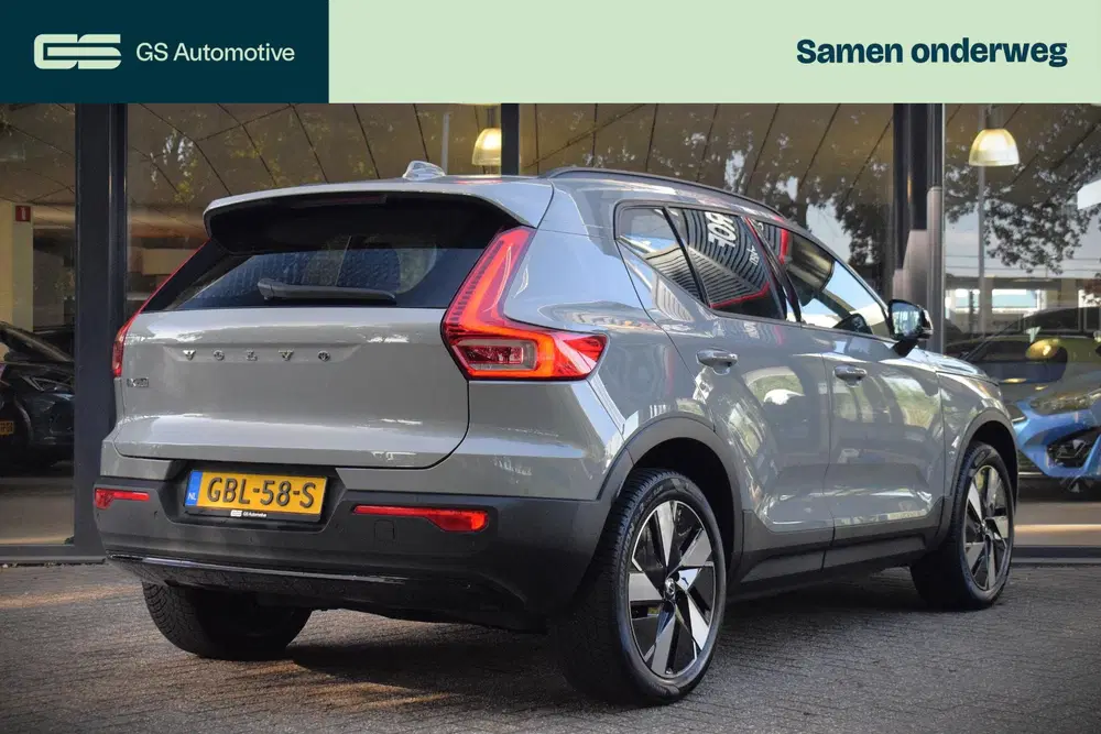 Volvo EX40 Single Motor Essential 70 kWh uit 2024, foto 2