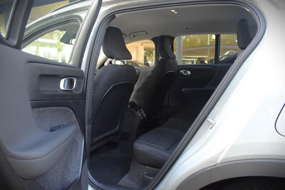 Volvo EX40 Single Motor Essential 70 kWh uit 2024, foto 5
