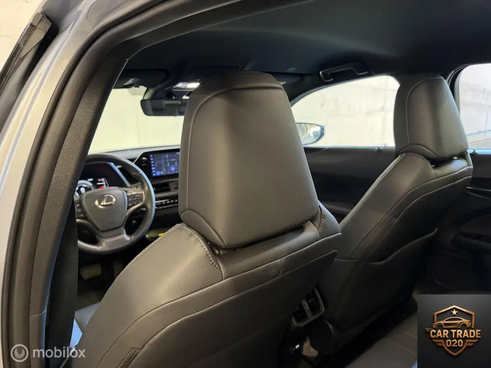 Lexus UX 250h F Sport LEDER uit 2023, foto 2