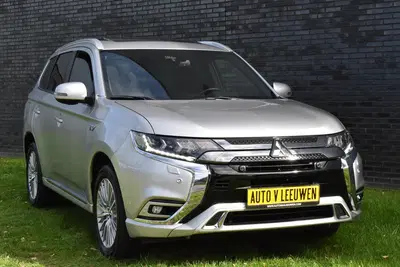 Mitsubishi Outlander 2.4 PHEV Diamand Edition LEDER VOL 360 uit 2019