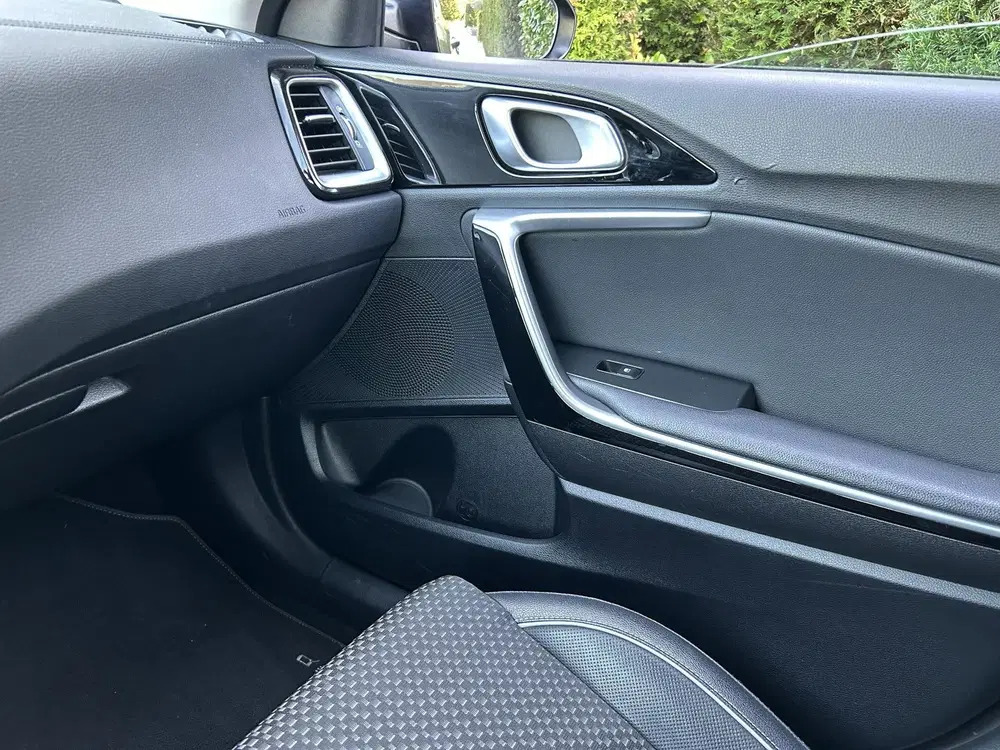 Kia XCeed 1.0 T-GDi DynamicLine uit 2020, foto 11