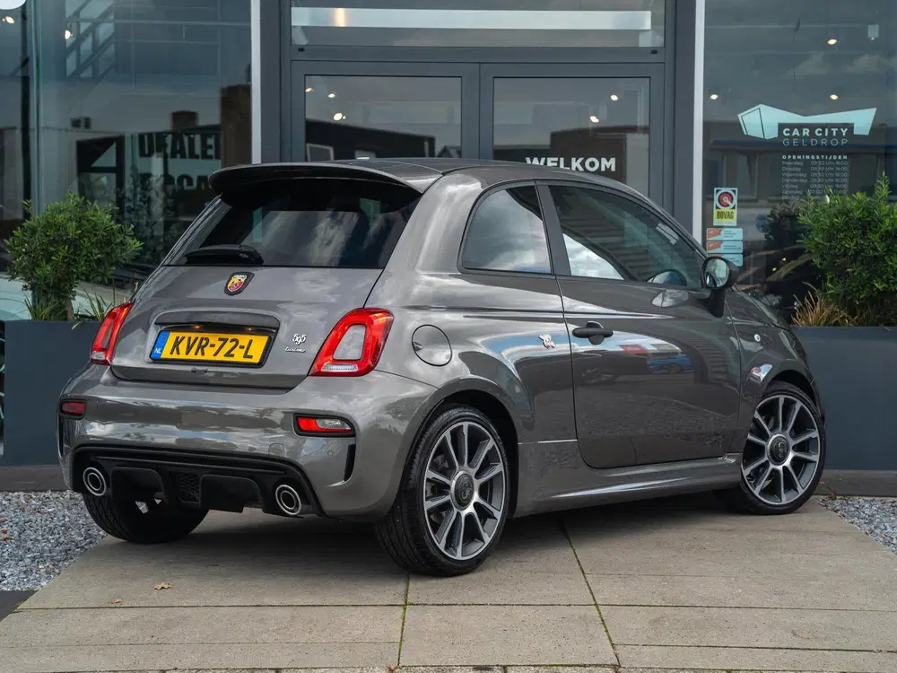Abarth 595 1.4 T-Jet Turismo uit 2023, foto 3