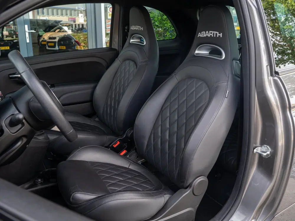 Abarth 595 1.4 T-Jet Turismo uit 2023, foto 8