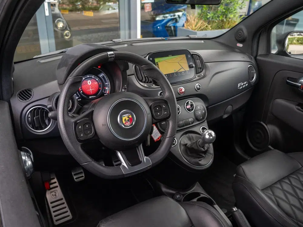 Abarth 595 1.4 T-Jet Turismo uit 2023, foto 9