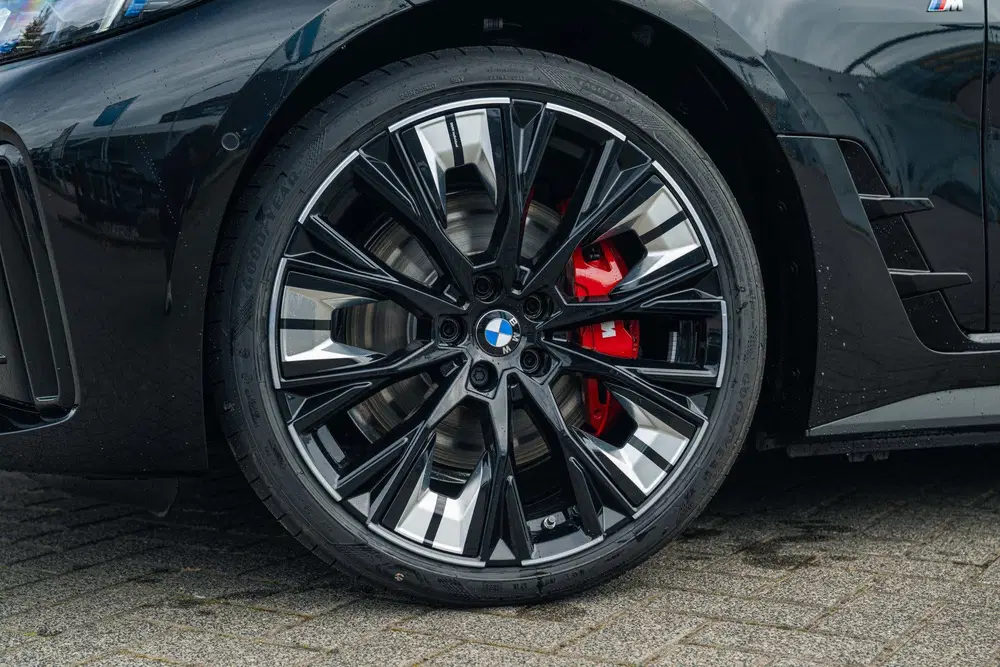BMW i4 eDrive35 High Executive M Sport uit 2025, foto 9