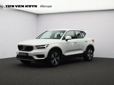 Volvo XC40 T5 Twin Engine Momentum Pro uit 2020