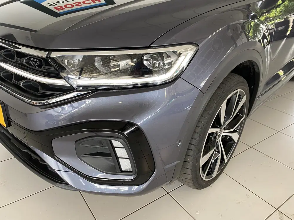 Volkswagen T-Roc 1.5 TSI R-Line binnen en buiten Carp uit 2022, foto 10