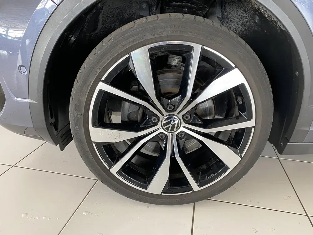 Volkswagen T-Roc 1.5 TSI R-Line binnen en buiten Carp uit 2022, foto 12