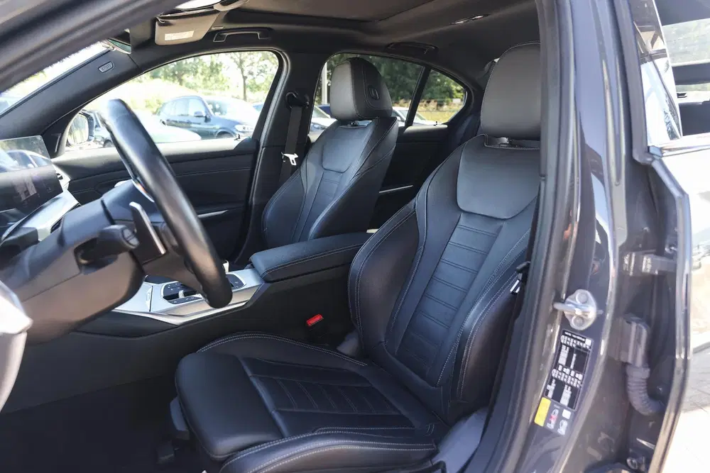 BMW 3-serie 330e M Sport Automaat uit 2024, foto 12