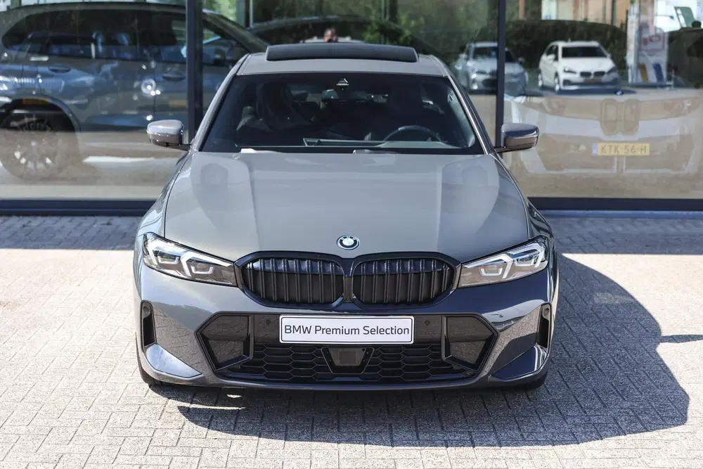BMW 3-serie 330e M Sport Automaat uit 2024, foto 6