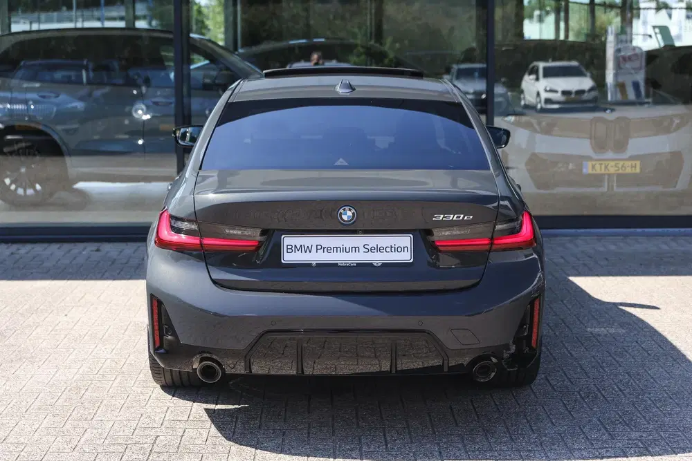 BMW 3-serie 330e M Sport Automaat uit 2024, foto 7