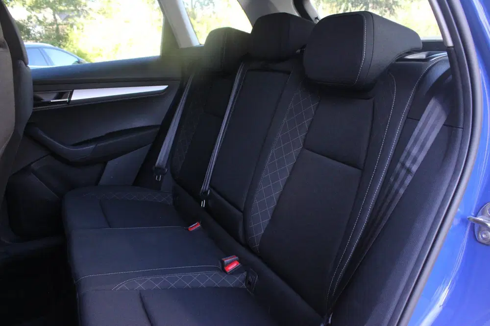 Skoda Karoq 1.0 TSI Business Edition uit 2022, foto 8