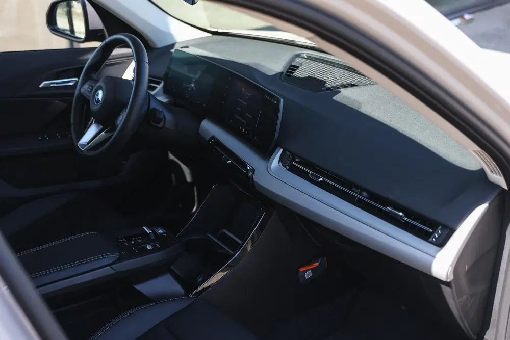 BMW iX1 eDrive20 uit 2025, foto 10
