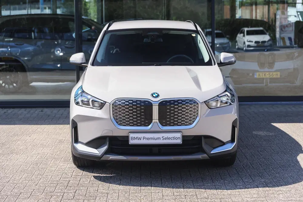 BMW iX1 eDrive20 uit 2025, foto 5