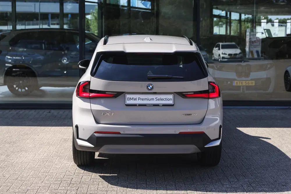 BMW iX1 eDrive20 uit 2025, foto 6