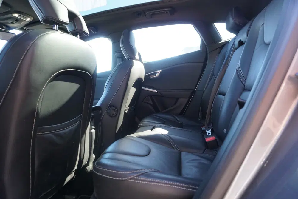 Volvo V40 1.5 T3 Polar+ Sport R- Design uit 2019, foto 13