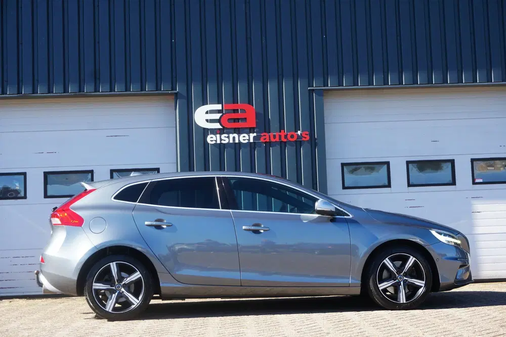 Volvo V40 1.5 T3 Polar+ Sport R- Design uit 2019, foto 3