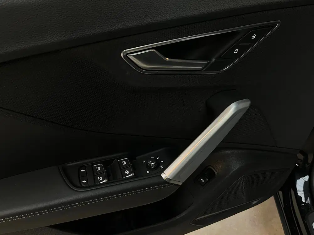 Audi Q2 35 TFSI S Edition Pano uit 2020, foto 9