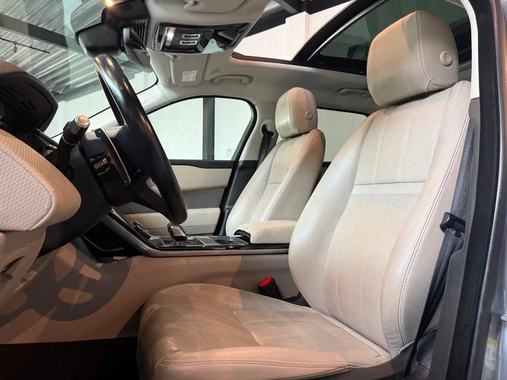 Land Rover Range Rover Velar 2.0 P400e S uit 2022, foto 11