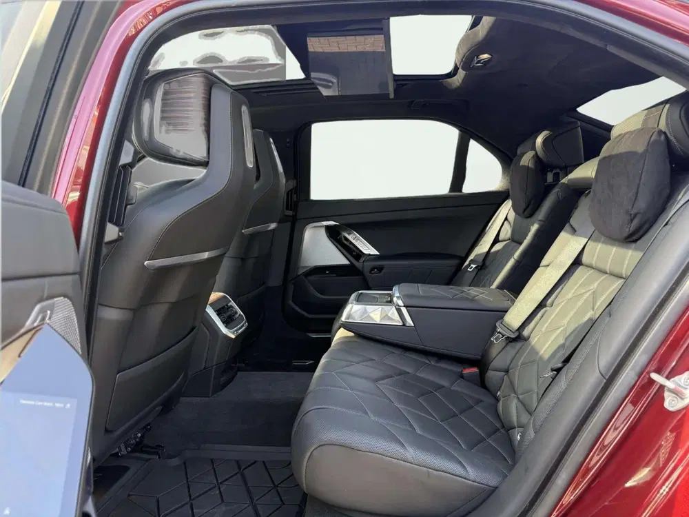 BMW i7 XDrive60 106 kWh uit 2022, foto 14