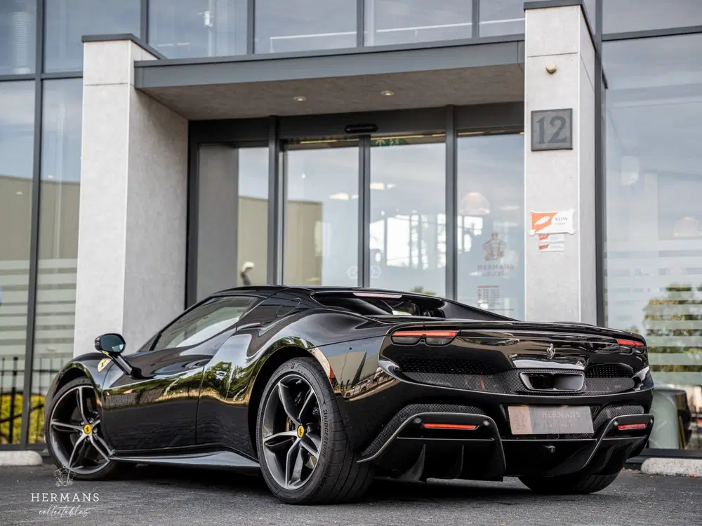 Ferrari 296 GTB 3.0 V6 uit 2024, foto 14