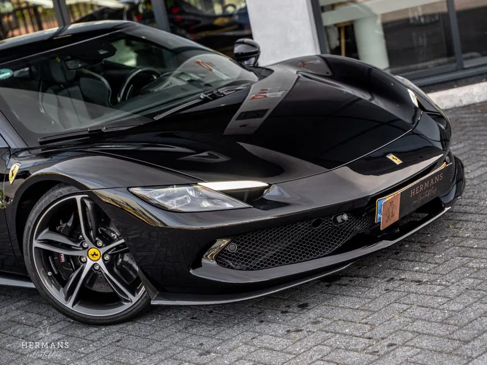 Ferrari 296 GTB 3.0 V6 uit 2024, foto 2