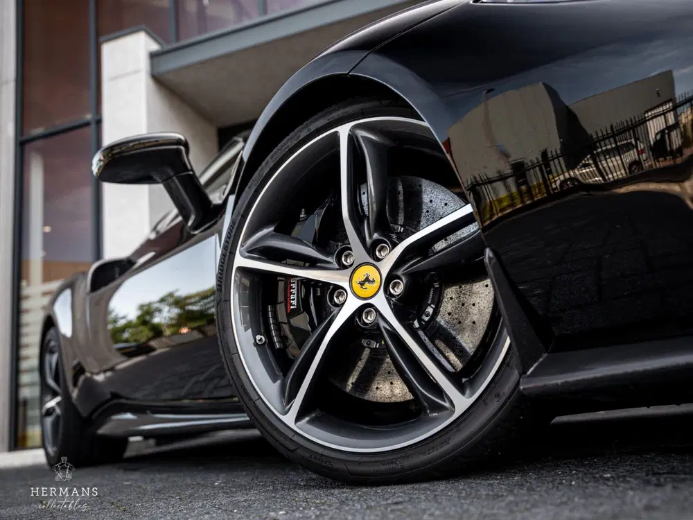 Ferrari 296 GTB 3.0 V6 uit 2024, foto 3