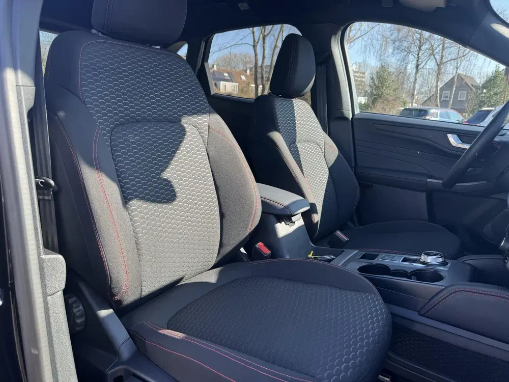 Ford Kuga 2.5 FHEV ST-Line uit 2025, foto 11