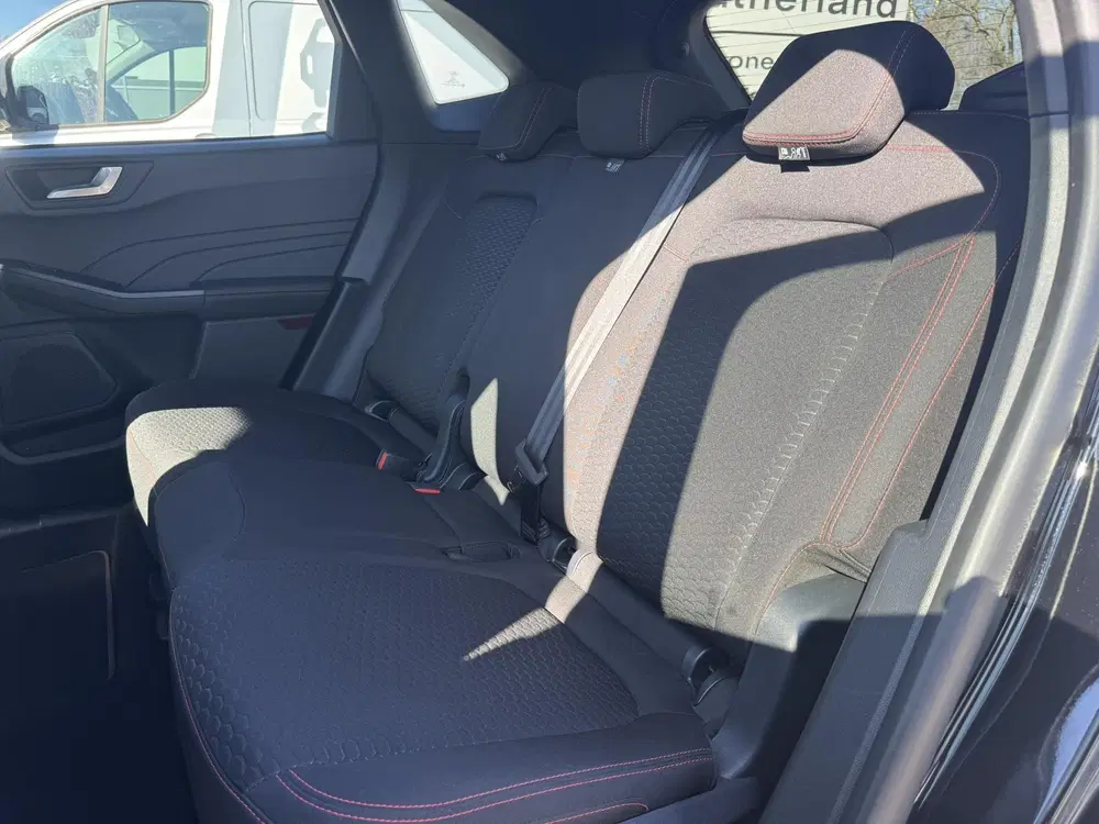 Ford Kuga 2.5 FHEV ST-Line uit 2025, foto 9