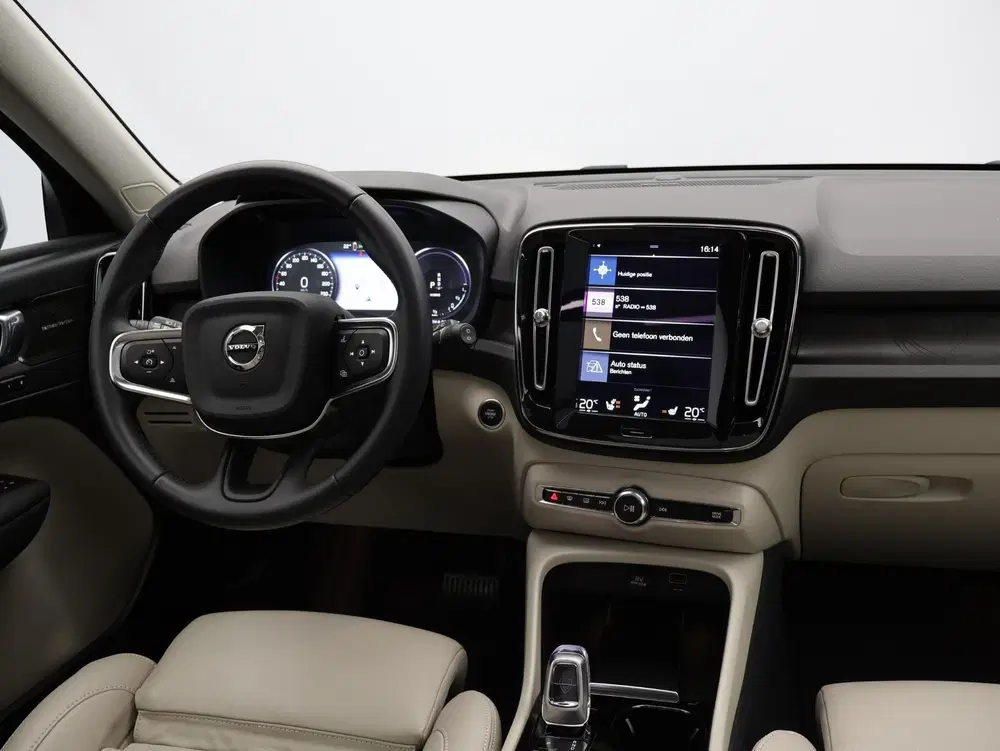 Volvo XC40 1.5 T4 Plug-in hybrid Plus Bright uit 2023, foto 3