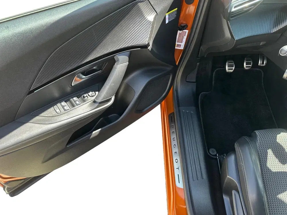 Peugeot 2008 1.2 PureTech GT-Line uit 2021, foto 11