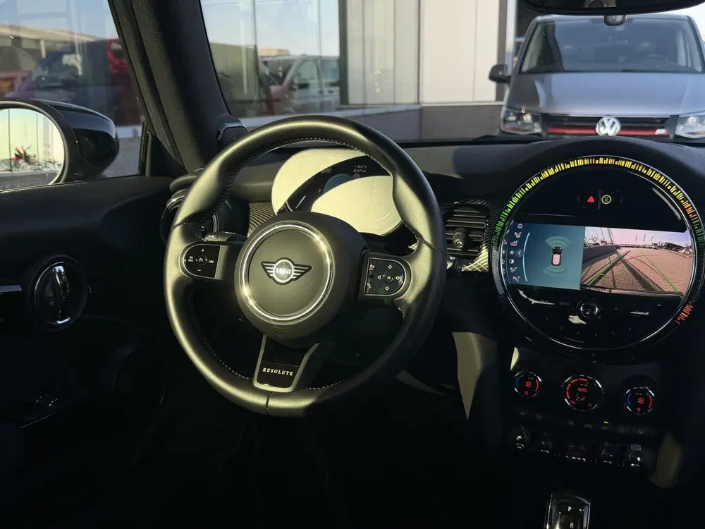 Mini Cooper 1.5 Cooper Resolute Edition uit 2022, foto 15