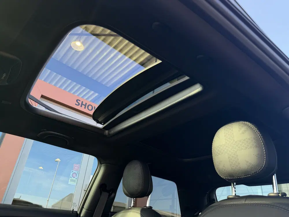 Mini Cooper 1.5 Cooper Resolute Edition uit 2022, foto 4