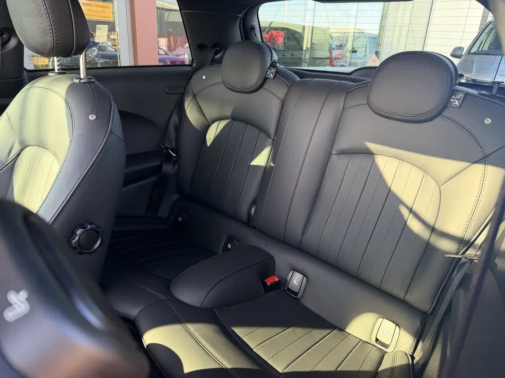 Mini Cooper 1.5 Cooper Resolute Edition uit 2022, foto 5