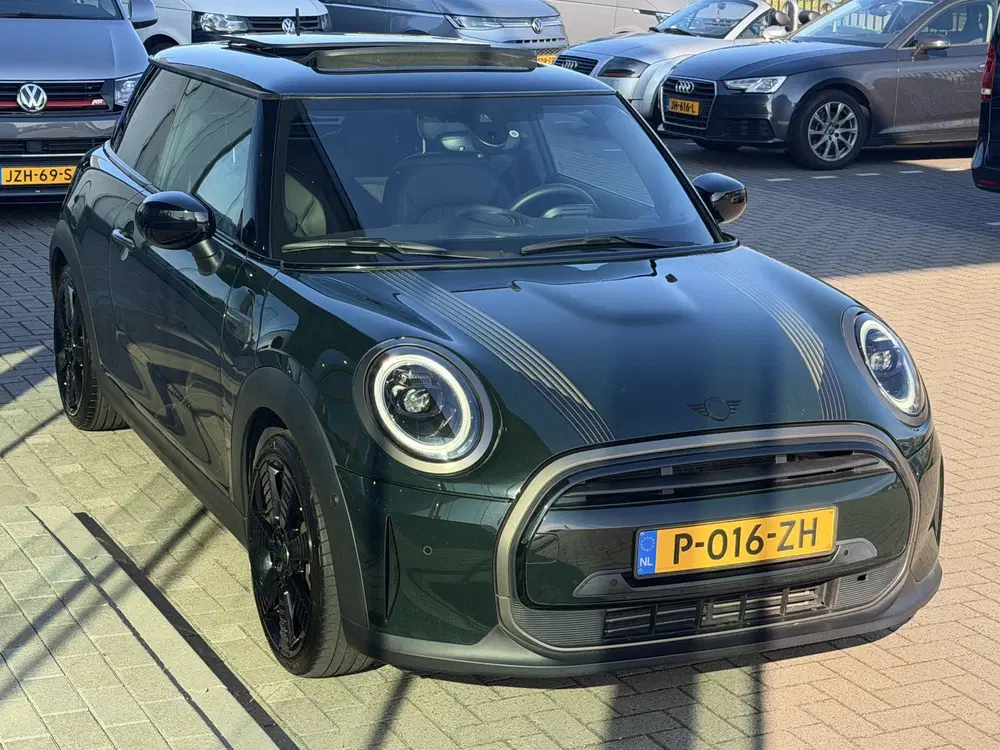 Mini Cooper 1.5 Cooper Resolute Edition uit 2022, foto 7