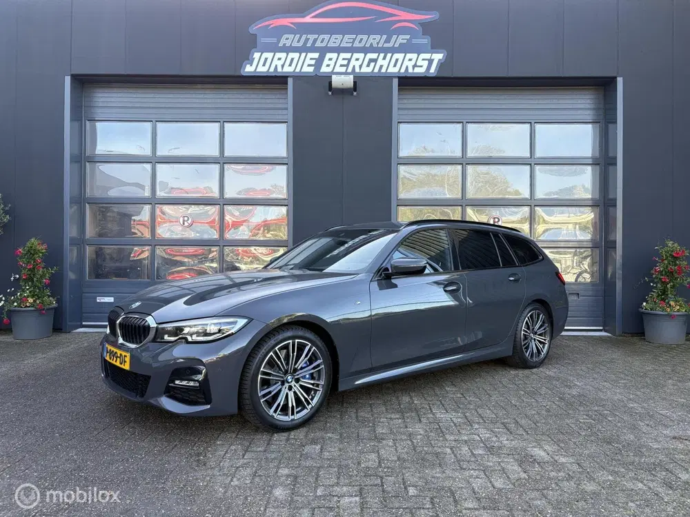 BMW 3-serie 318i Business Edition M sport uit 2022