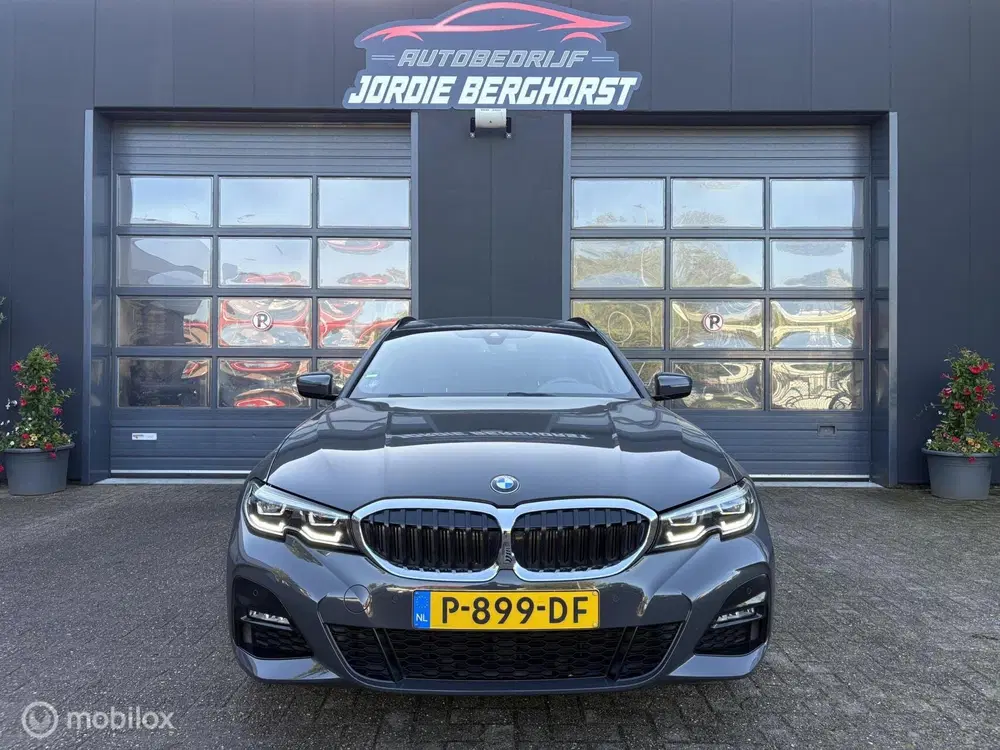 BMW 3-serie 318i Business Edition M sport uit 2022, foto 2