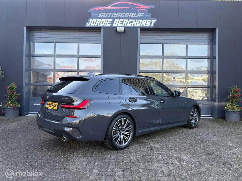 BMW 3-serie 318i Business Edition M sport uit 2022, foto 4