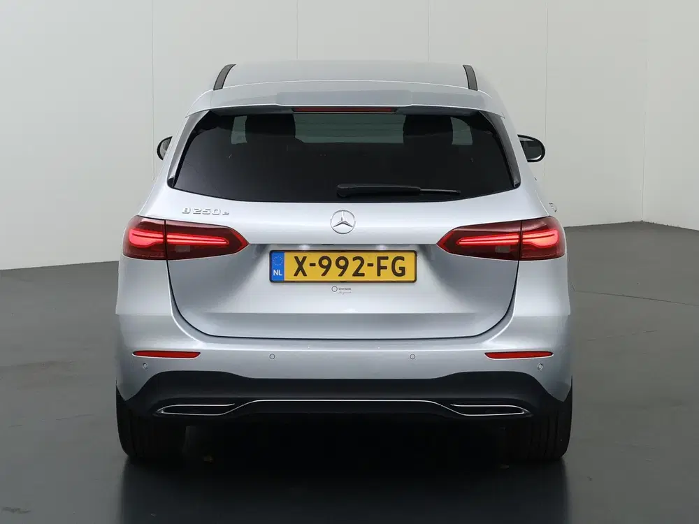 Mercedes-Benz B-Klasse 250 e Luxury Line uit 2023, foto 4