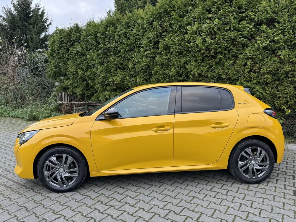Peugeot 208 1.2 PureTech Style Camera uit 2022, foto 2