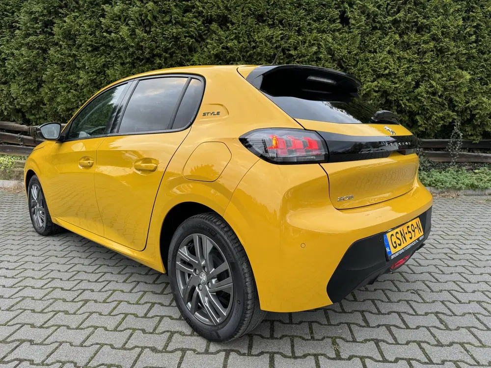 Peugeot 208 1.2 PureTech Style Camera uit 2022, foto 3