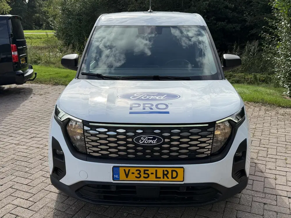 Ford Transit Courier Trend 44 kWh 136pk Trekhaak uit 2025, foto 2