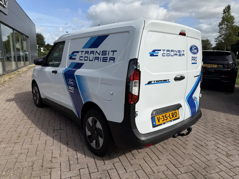 Ford Transit Courier Trend 44 kWh 136pk Trekhaak uit 2025, foto 7