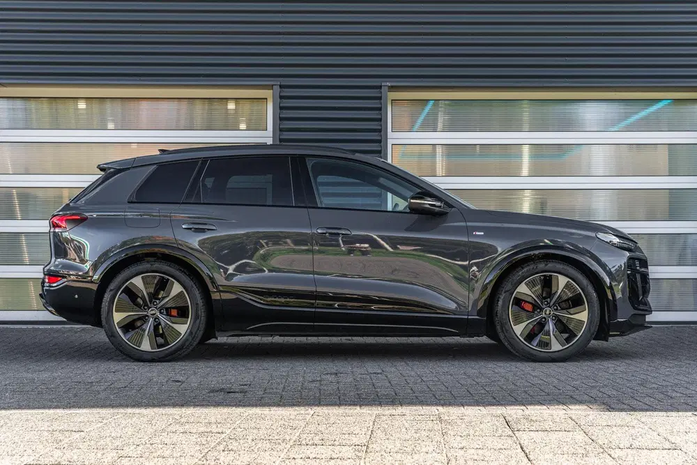 Audi Q6 e-tron 252pk S Edition 83 kWh uit 2025, foto 3